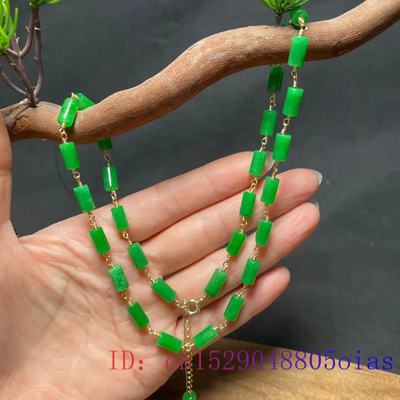 Grüne Jade-Perlen-Halskette, V – Beading Bewertung und Preis